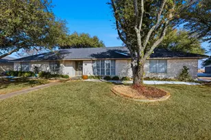 300 Red River Dr, Whitesboro, TX 76273 - Photo 3