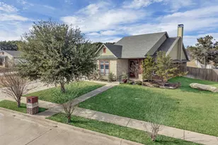 125 Camelot St, Glen Rose, TX 76043 - Photo 3