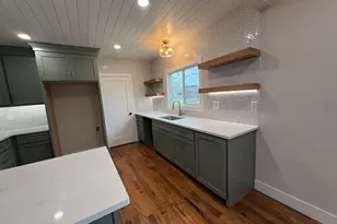 911 N Spring St, Grand Saline, TX 75140 - Photo 5