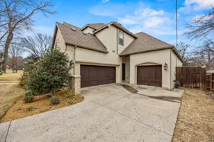 3932 Frontier Ln, Dallas, TX 75214 - Photo 3