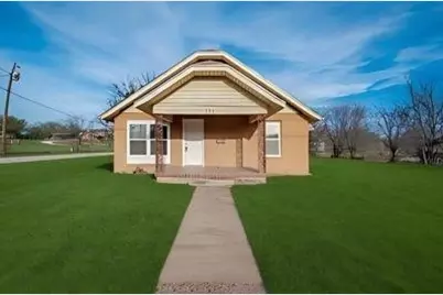 320 N 2nd Street, Jacksboro, TX 76458 - Photo 1