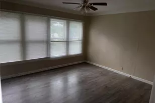 320 N 2nd St, Jacksboro, TX 76458 - Photo 5