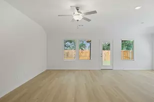 816 London Town Ln, Princeton, TX 75071 - Photo 9