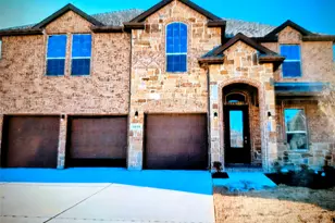 3644 Hidden Holw Dr, Grand Prairie, TX 76065 - Photo 1