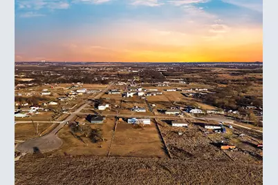 6104 Hawk Court, Joshua, TX 76058 - Photo 9
