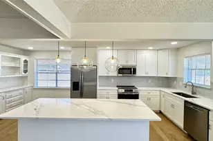 3915 Spring Hollow Dr, Carrollton, TX 75007 - Photo 7