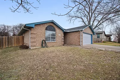 323 Sage Trail, Springtown, TX 76082 - Photo 3