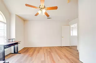 3946 Brandon Park Dr, Garland, TX 75044 - Photo 13