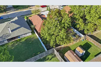 1129 W Hills Terrace, Saginaw, TX 76179 - Photo 3