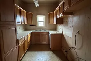 611 N Stratton St, Seymour, TX 76380 - Photo 9