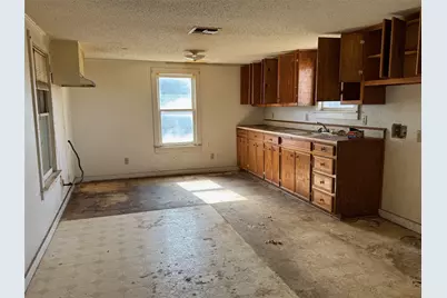 611 N Stratton Street, Seymour, TX 76380 - Photo 15