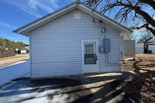 611 N Stratton St, Seymour, TX 76380 - Photo 3