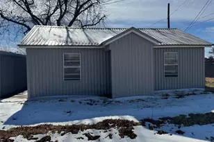 611 N Stratton St, Seymour, TX 76380 - Photo 11