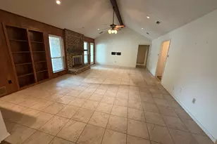 2510 Ashbury Ct, Grand Prairie, TX 75050 - Photo 5