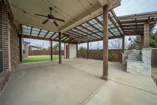 110 S Meadow Dr, Ferris, TX 75125 - Photo 17