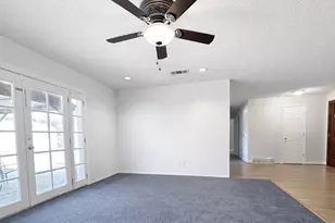 2601 Norwood Ln, Arlington, TX 76013 - Photo 5