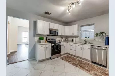 630 W Neely, Dallas, TX 75208 - Photo 9