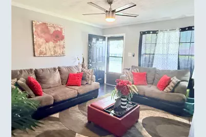 208 Austin Avenue, Corsicana, TX 75110 - Photo 3