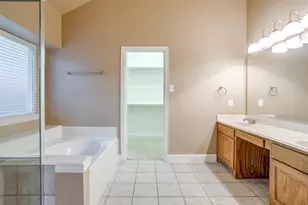 2210 Eagles Nest Dr, Euless, TX 76039 - Photo 27