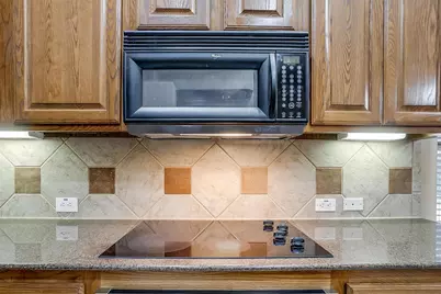 2210 Eagles Nest Drive, Euless, TX 76039 - Photo 15