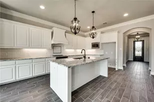 101 Maverick Ct, Granbury, TX 76049 - Photo 5