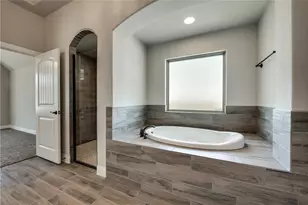 101 Maverick Ct, Granbury, TX 76049 - Photo 9