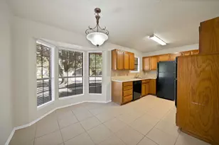 5300 Stagetrail Dr, Arlington, TX 76017 - Photo 9