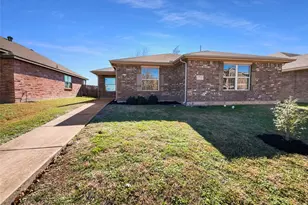 1778 Overlook Dr, Lancaster, TX 75146 - Photo 1