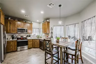 404 Colony St, Eastland, TX 76448 - Photo 5