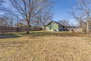 112 W Elm St, Howe, TX 75459 - Photo 25