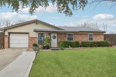 635 E Fairmeadows Drive, Duncanville, TX 75116 - Photo 5