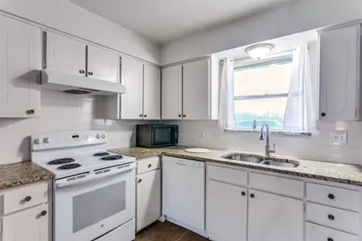 8001 Carrick Street, Benbrook, TX 76116 - Photo 21