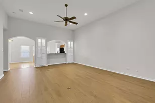 1904 Casual Cir, Waco, TX 76712 - Photo 3