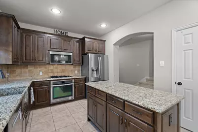 8221 Bayberry Avenue, Lantana, TX 76226 - Photo 11