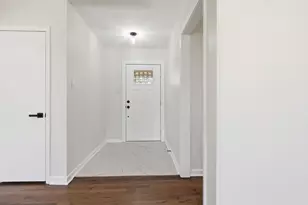 1304 Sherwood Dr, Arlington, TX 76013 - Photo 3