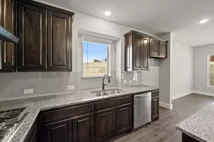 633 Ole Opry Dr, Burleson, TX 76028 - Photo 13