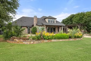1204 E Scandinavian Ct, Granbury, TX 76048 - Photo 29