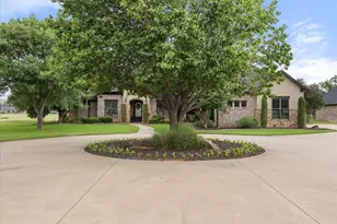 1204 E Scandinavian Ct, Granbury, TX 76048 - Photo 5