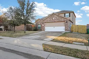 136 Eider Dr, Sanger, TX 76266 - Photo 3