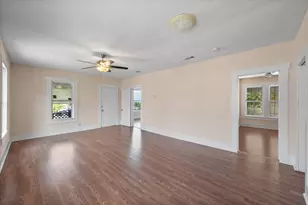 1038 E Maddox Ave, Fort Worth, TX 76104 - Photo 5