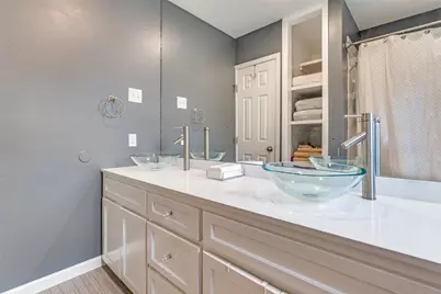 6718 Starling Circle, Dallas, TX 75209 - Photo 17