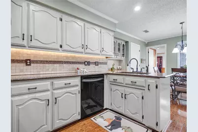 2246 Valley Mill, Carrollton, TX 75006 - Photo 7