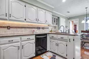 2246 Valley Mill, Carrollton, TX 75006 - Photo 7