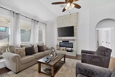 476 Wolf Creek Drive, Waxahachie, TX 75165 - Photo 7