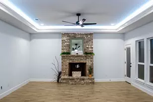 1013 Magnolia Ct, Springtown, TX 76082 - Photo 3