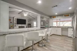 906 Cypress Ct, Arlington, TX 76014 - Photo 17