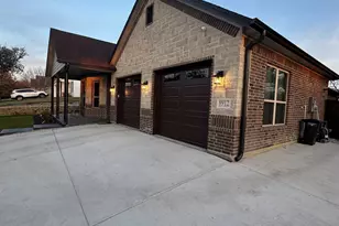 8912 Holt St, Lakeside, TX 76135 - Photo 1