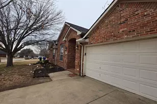 16 Mary Lou Ct, Mansfield, TX 76063 - Photo 3