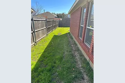 3136 Smokewind Lane, Grand Prairie, TX 75052 - Photo 9