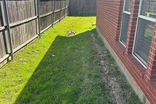 3136 Smokewind Ln, Grand Prairie, TX 75052 - Photo 9